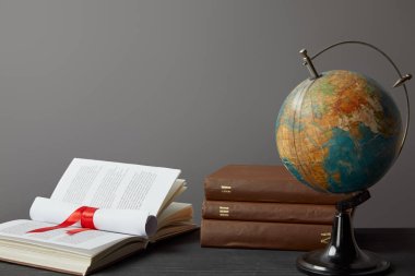Akademik burslar öğrencilerimize ulaştı
